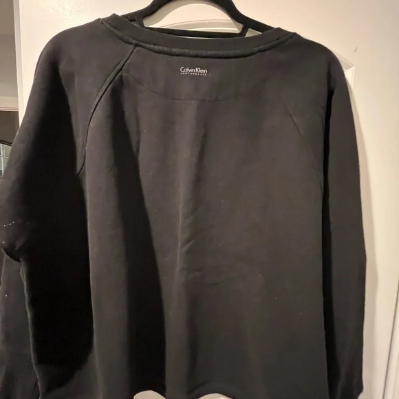 ~Calvin Klein~ Performance Sweatshirt - Large - Picture 6 of 8